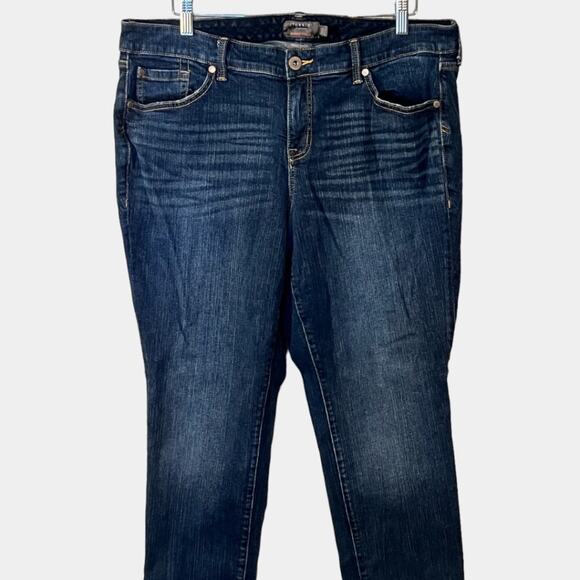 TORRID Boyfriend Straight Vintage Stretch Mid-Rise Jeans - Picture 6 of 11